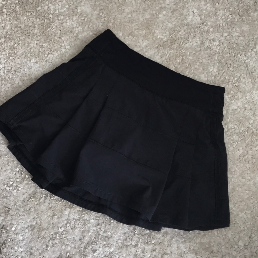 Size 2 Lululemon tennis skirt!